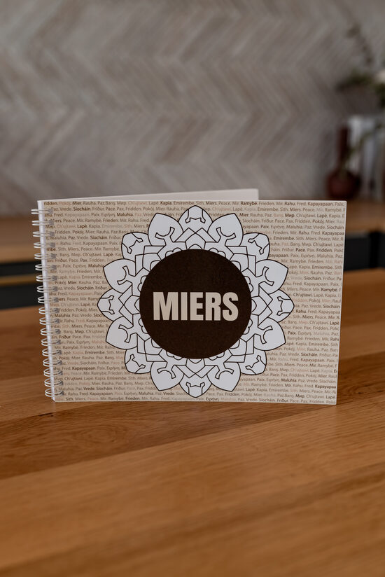 Krāsojamā mandalu grāmata "Miers"