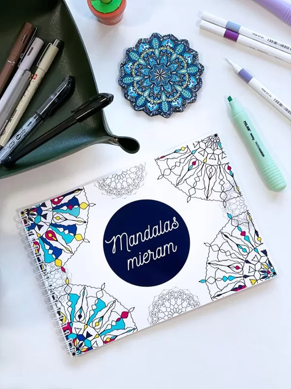 Krāsojamā grāmata "Mandalas mieram"